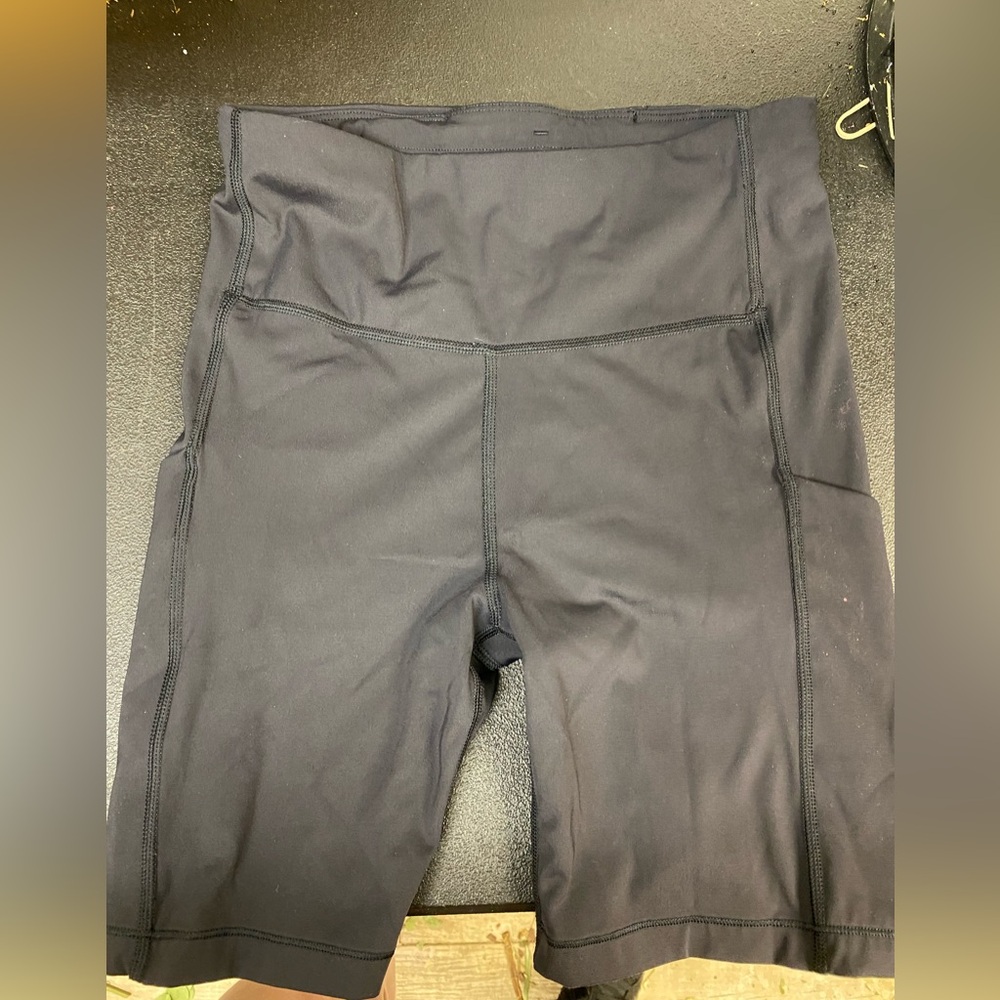 Athleta ultimate stash pocket shorts 7” size: Small Black